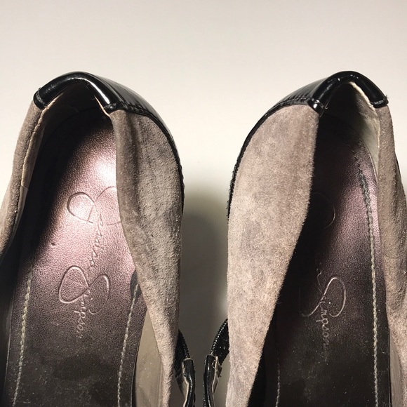 Jessica Simpson Grey and Python Stacked Heels - Picture 8 of 9